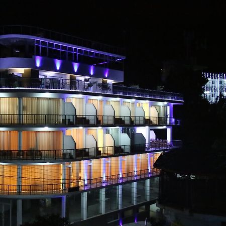فندق Sky View Grand كاندي المظهر الخارجي الصورة